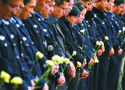 送别英雄 上海公安交警茆盛泉追悼大会在龙华殡仪馆举行