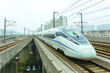 国产新型crh380d动车组列车在沪宁高铁上载客运行